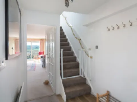 164 Cumber Close Hotels in Malborough
