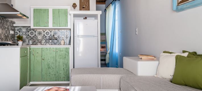 Faros Apartments Hotels in Milos