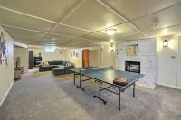 Cozy Abode ~ 3 Mi to Indiana Dunes Nat'l Park