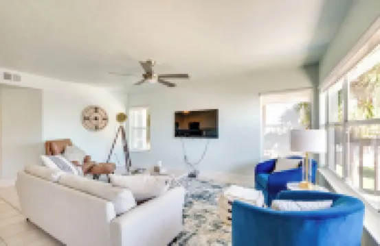 Cedar Key Condo w/ Balcony & Gulf Views!