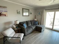 Partial Ocean Views, One Row Back, Cute and Comfortable Carolina Beach Condo. - 2-Star
