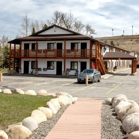 Beartooth Hideaway Inn & Cabins
