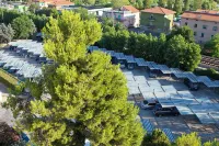 HR Resort - parking