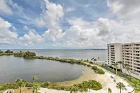 Private Beach Access: Hudson Resort Condo! - Swimmingpools