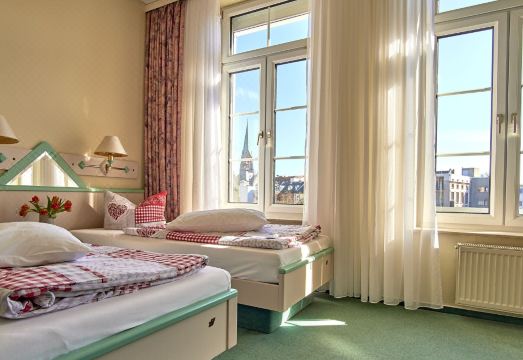 5. 바이호텔 아마데..