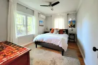 Ski, Shop and Explore Walkable Midtown Reno Oasis!