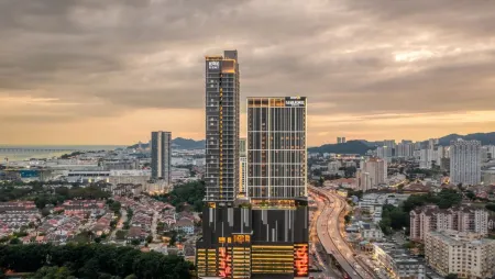 Iconic Regency Service Residences, managed by Iconic Hotel Отели рядом с достопримечательностью «Homestay Penang Palm Court»