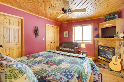 Waubun Lake Cabin w/ Private Dock + Fire Pit! - Homestays