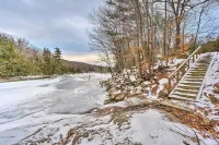 Riverfront Lincoln Condo 1 Mi to Loon Mountain! - Spa