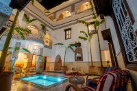 Riad Zahrat Al Sahara - piscina
