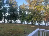 Lake Barkley, Cadiz, KY Lakefront 3 bedroom with AC, Private dock and slip Hotels in Trigg County