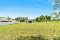 Springhill Retreat! 3 bed, 2 Bath!