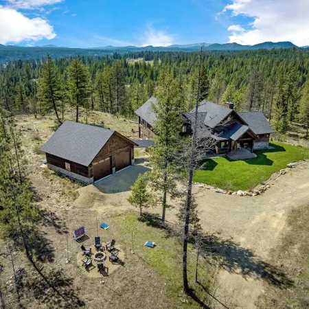 Mountain Top Retreat: Hot Tub, Sauna, Fire Pit, Seclusive 5 acres, Sunset Views