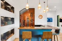 Modern Brand-New Mountain chalet.  Hot tub and stunning views.  Pet friendly! Hotels in Laurel Park