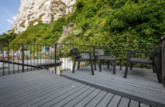 Stylish 2Bd Family Hideaway in Dover