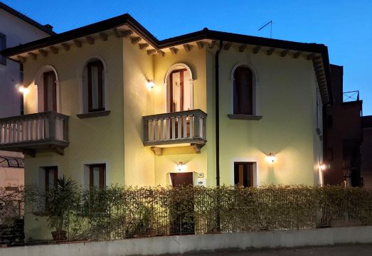 4. 마르코니 로지..