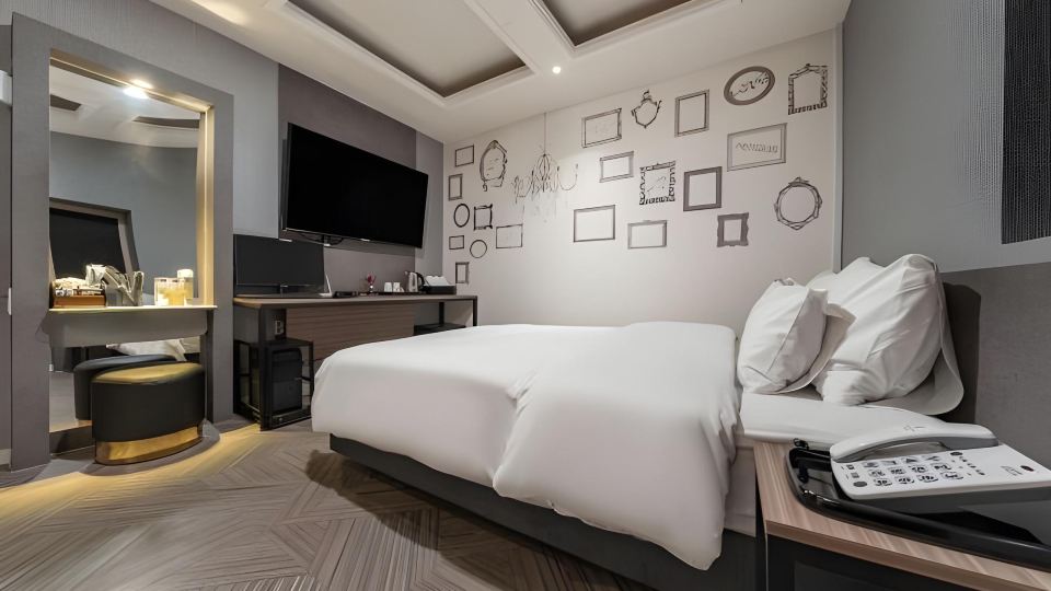 Ilsan (Daehwa) Wainscot Hotel