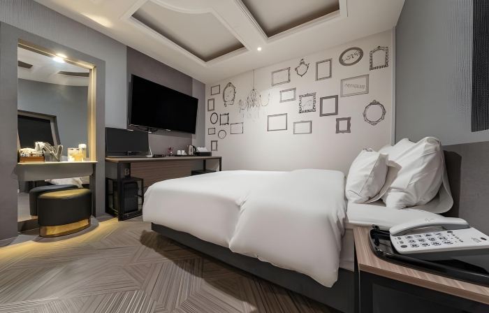 Ilsan (Daehwa) Wainscot Hotel