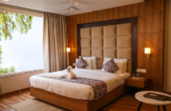 Hhw Buddha Lineage Hotels near Tibetan Temple