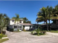 Private Suite near the Beach