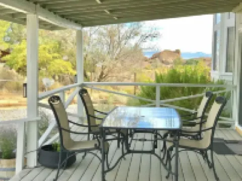 Bright, Spacious and sparkling clean 3 bed 2 bath