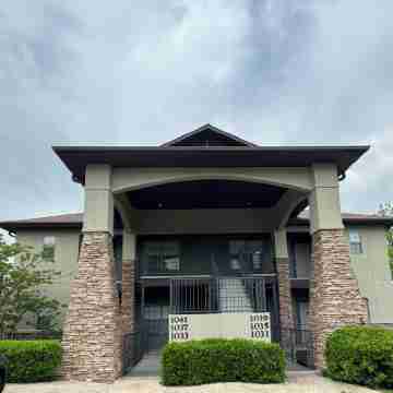 Welcome to this charming 2-bedroom condo located 5 mins from Silver Dollar City! Hotel Exterior