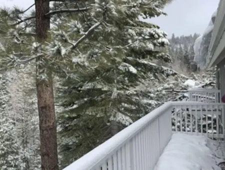 LUXURY MOUNTAIN HOME -Ideal for families- RARE FIND- Sleeps 10