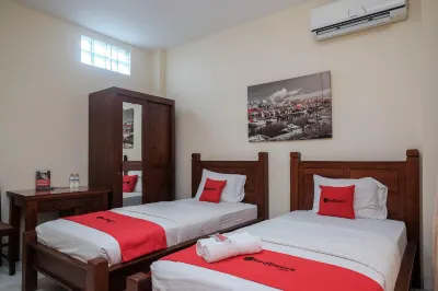 RedDoorz @ Solo Baru Hotel a Madegondo