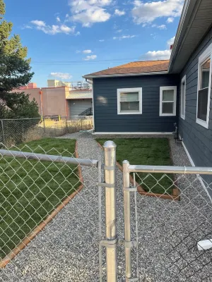 Charming 2-bedroom House in Uptown Butte