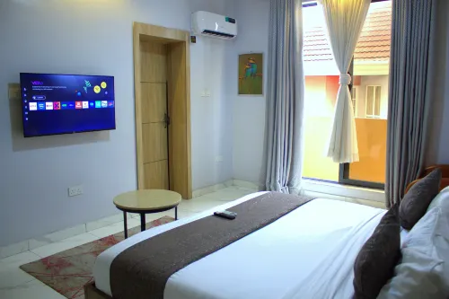 Caritas Inn, Ilasan
