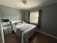 Black Gold Getaway .....Walking Distance to Town