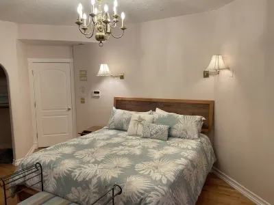 Breathtaking Views & Elevator! Room for Everyone!