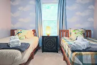 Luxury 3King 4FullSize GameRoom FencedYard Grill 5-Smarttv Safe&Quiet Area Отели рядом с достопримечательностью «Шоппинг-центр Арборетум»
