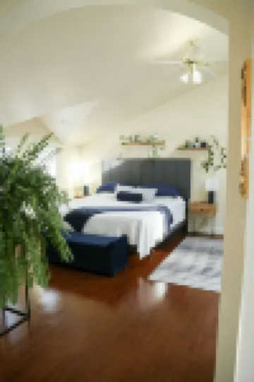 Botanical Loft in Amish Country, King Bed, Jetted Tub & Garden Patio