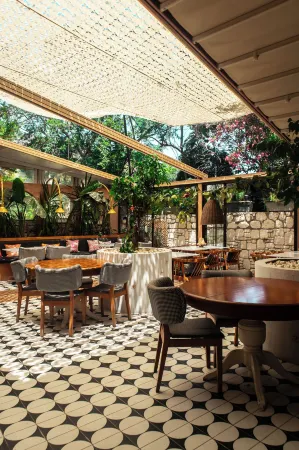 Casa Fiore Отели рядом с достопримечательностью «Azmak Beach»