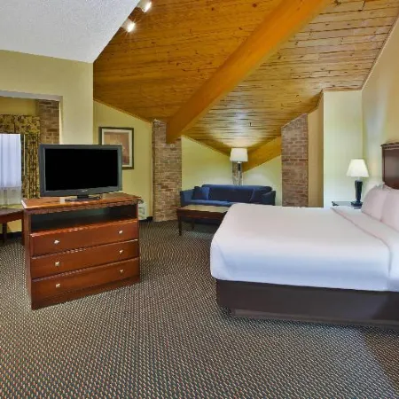 Quality Inn Marshall Near I-69