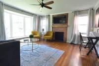 The Charleston  Hot Tub  Patio  King Bed  Fast WiFi  Near OSU, Victorian Village