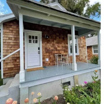 Cheerful 2-bedroom Edenton bungalow getaway