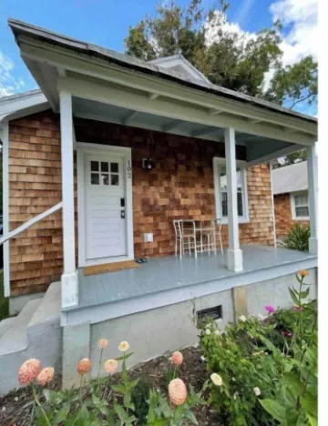 Cheerful 2-bedroom Edenton bungalow getaway