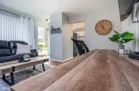 Mindfully Mellow  3Bd 1Bath Five Below附近的飯店