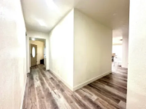 Terrific, CLEAN 4-bedroom house in Thatcher with WiFi, AC 撒切酒店