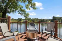 Lakefront Getaway on Boone Lake – Sleeps 8+ • Hot Tub • Dock • Fire Pit • Kayaks