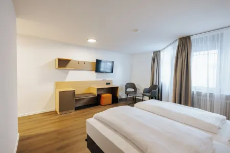 Hotel zwölf87 Отели рядом с достопримечательностью «Skatepark Abt-Hyller-Straße 71, 88250 Weingarten»