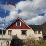 Stunning views to the mountains and sea, sleeps 6people. Hotels in 