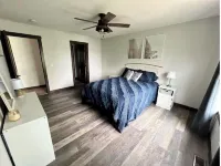 Exceptional property on Pelican Lake! Short walk to Breezy Resort, beaches, park Hotels in Breezy Point