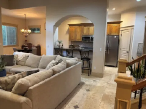 Gorgeous  3-bedroom Villa at the Banbury Golf Course subdivision. Hotels in Eagle