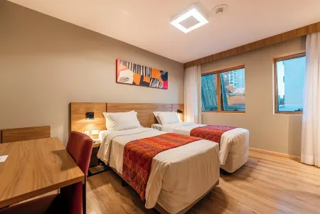 Hotel Laghetto Stilo Higienópolis Отели в г. Порту-Алегри