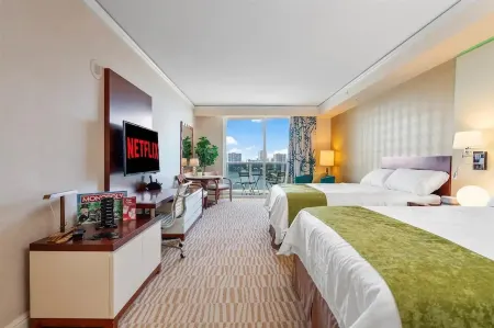 TRUMP Beach Resort - Stunning Beach Front