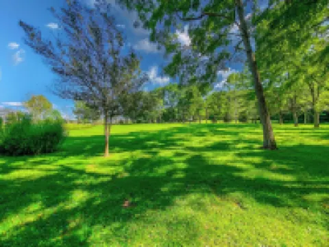 Cozy CHQ Farmhouse Escape by Stream & Cabin - 2.8mi to Main Gate, sleeps 12!