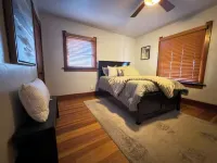 Cozy Craftsman Home Close to UW and Downtown